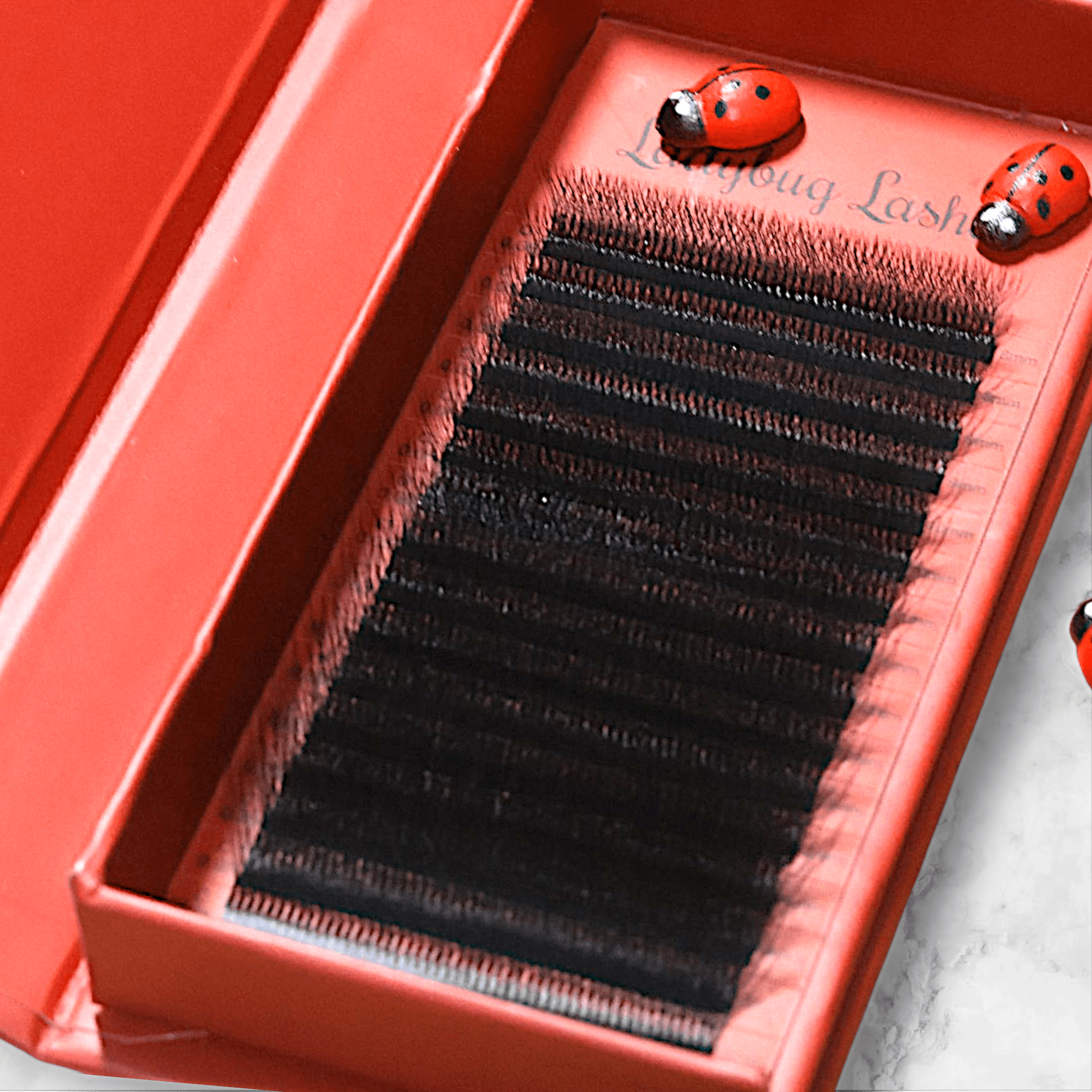 10D Clover Lashes 16 row mixed box
