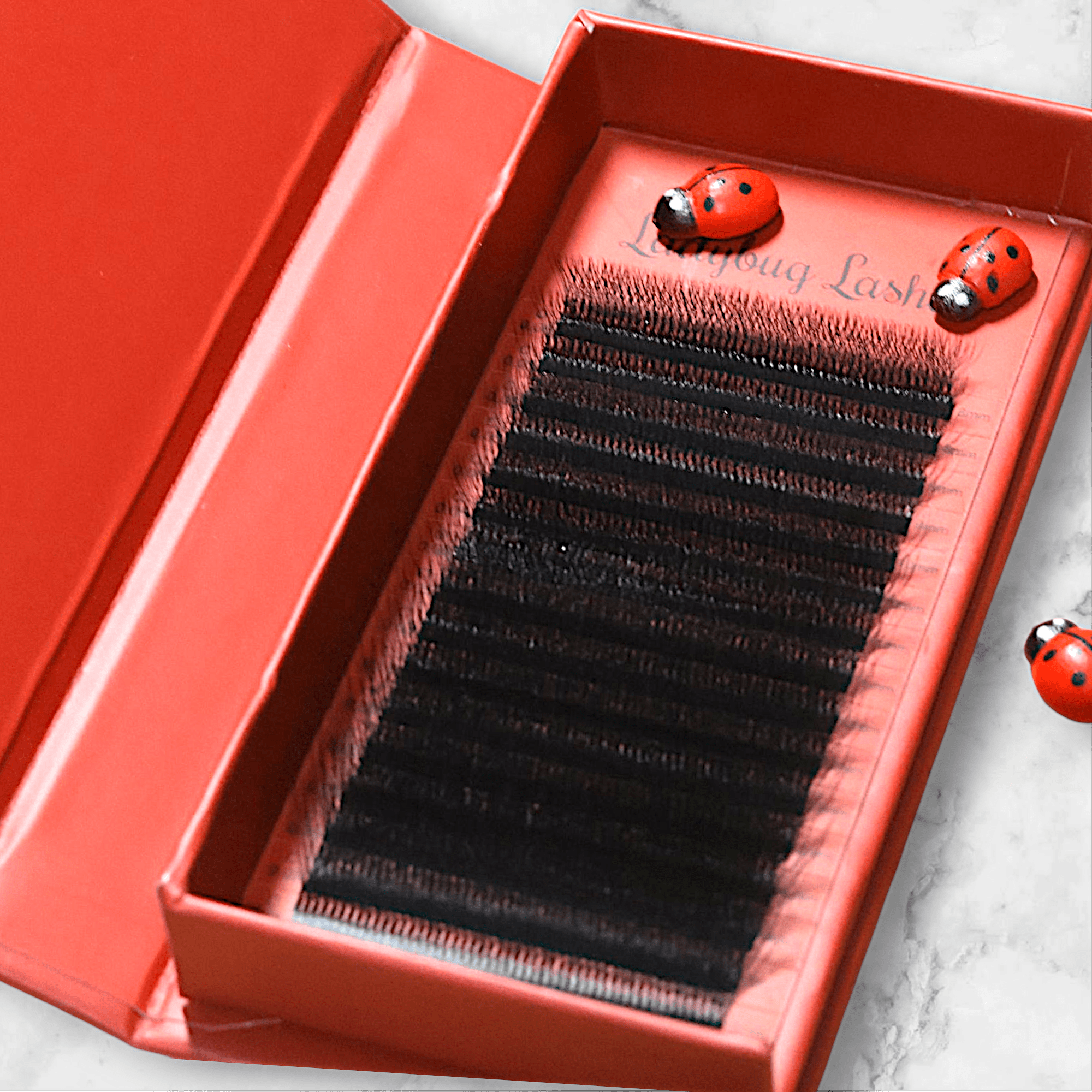 10D Clover Lashes 16 row mixed box