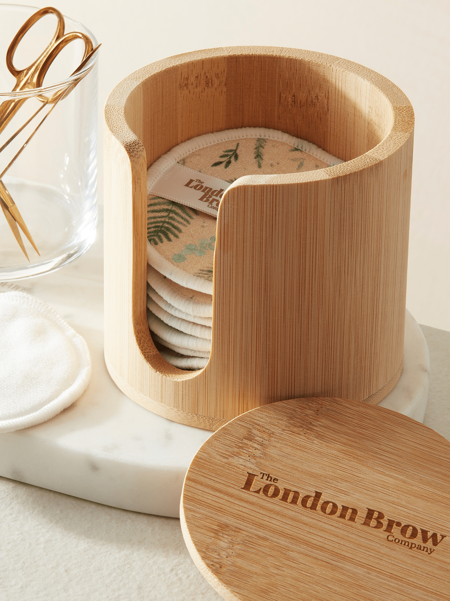 ladybuglashes lashglue lashtrays lashadhesive glueretention cloverlashes wlashes yylashes premades promades lashes