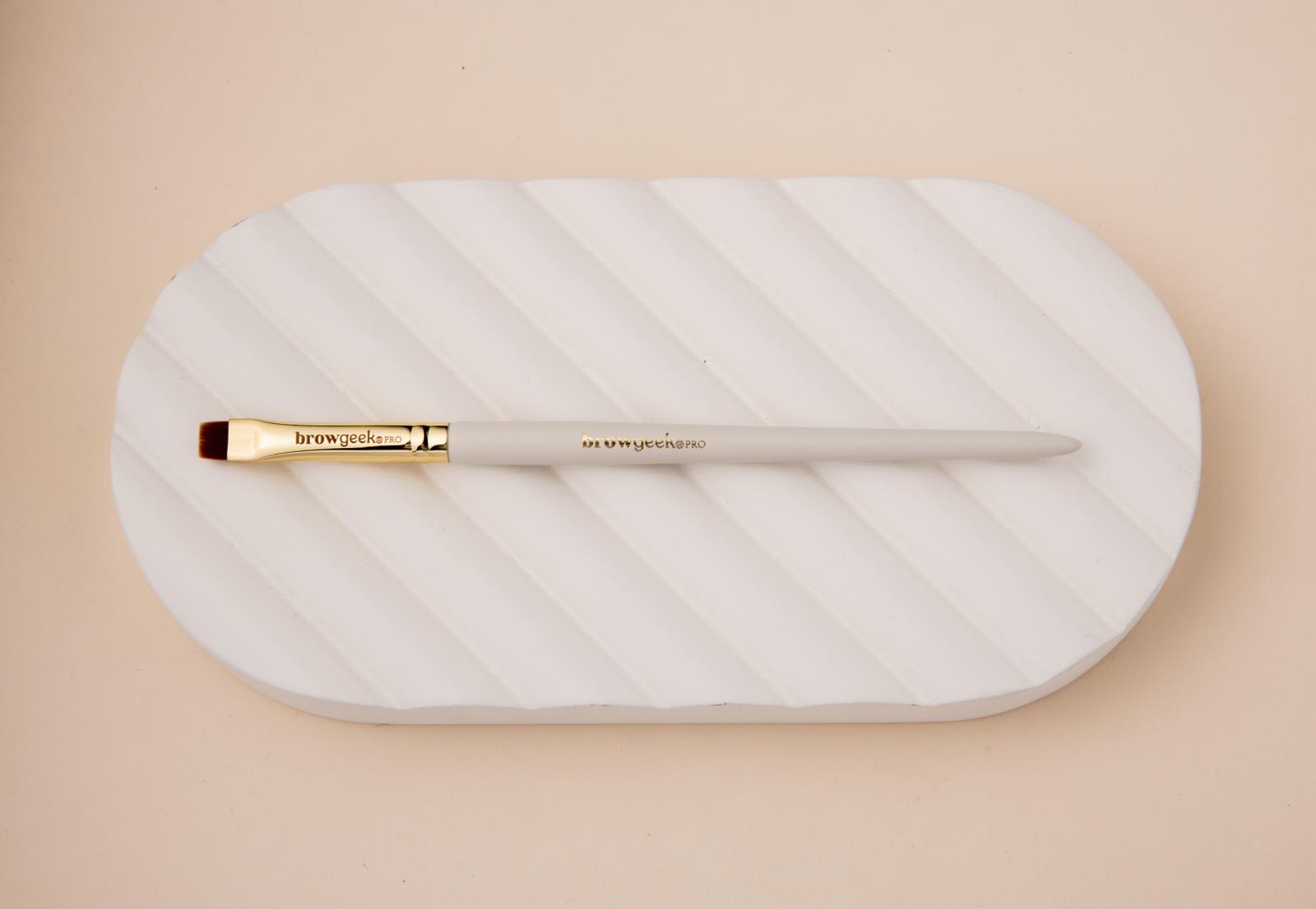 THE BROW GEEK PRO HYBRID BRUSH SET (3 BRUSHES PER KIT)