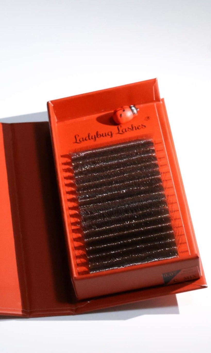 ladybuglashes lashglue lashtrays lashadhesive glueretention cloverlashes wlashes yylashes premades promades lashes