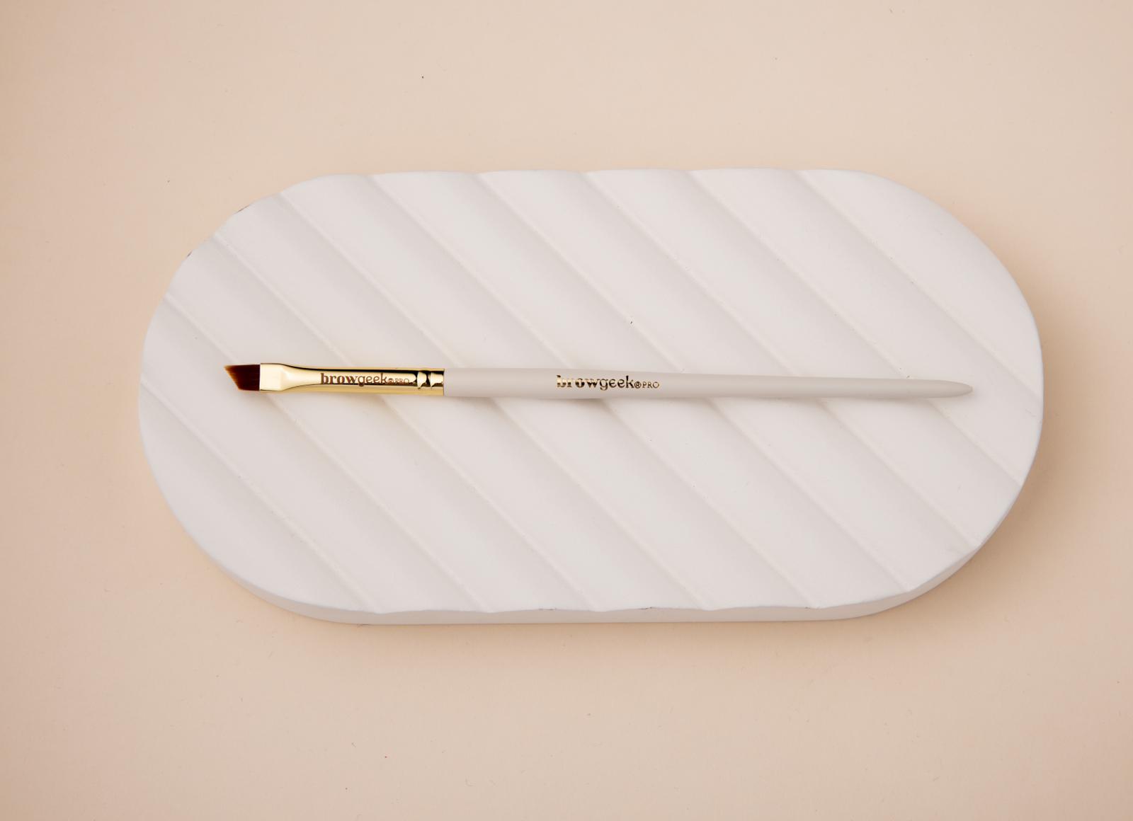 THE BROW GEEK PRO HYBRID BRUSH SET (3 BRUSHES PER KIT)