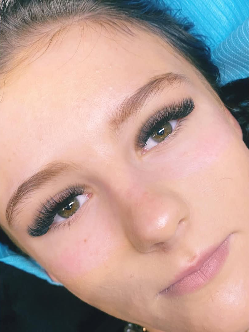 ladybuglashes lashglue lashtrays lashadhesive glueretention cloverlashes wlashes yylashes premades promades lashes