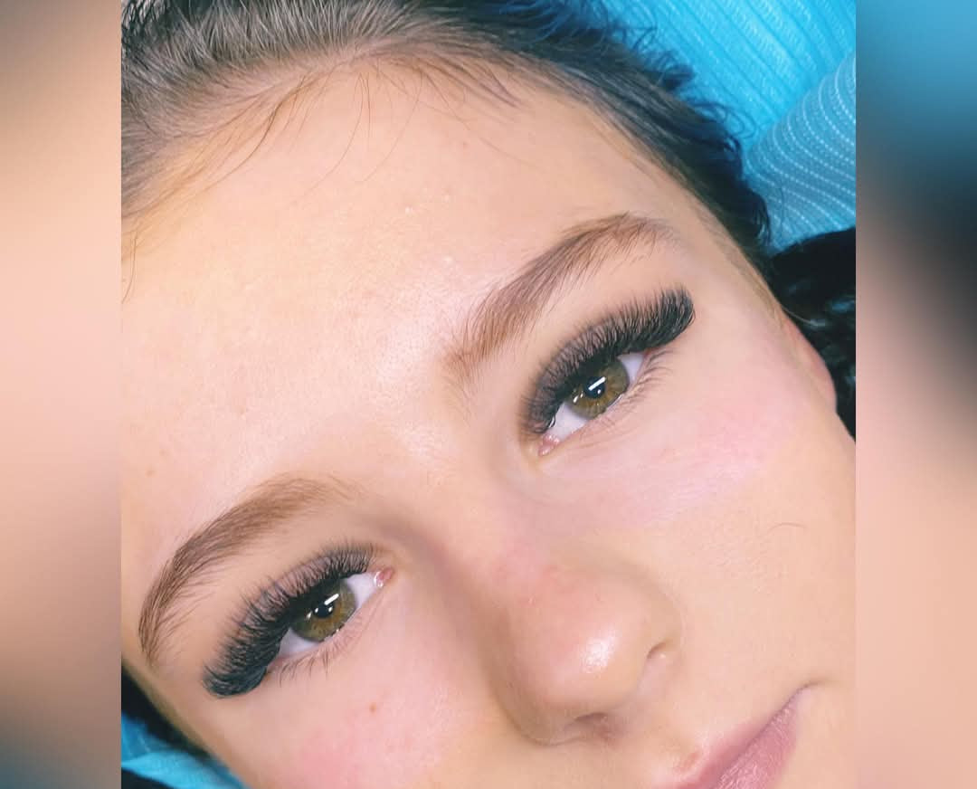 ladybuglashes lashglue lashtrays lashadhesive glueretention cloverlashes wlashes yylashes premades promades lashes