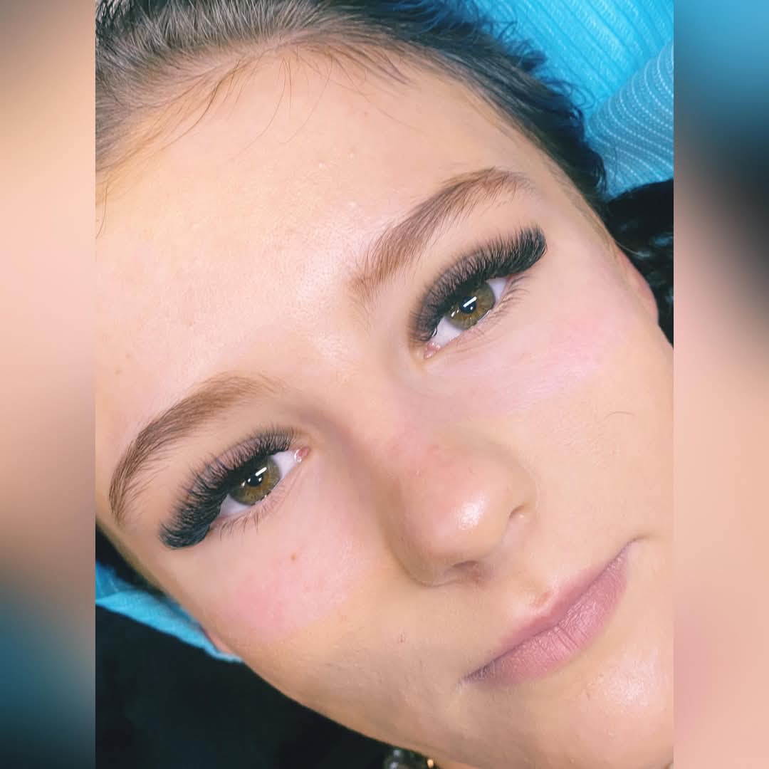 ladybuglashes lashglue lashtrays lashadhesive glueretention cloverlashes wlashes yylashes premades promades lashes