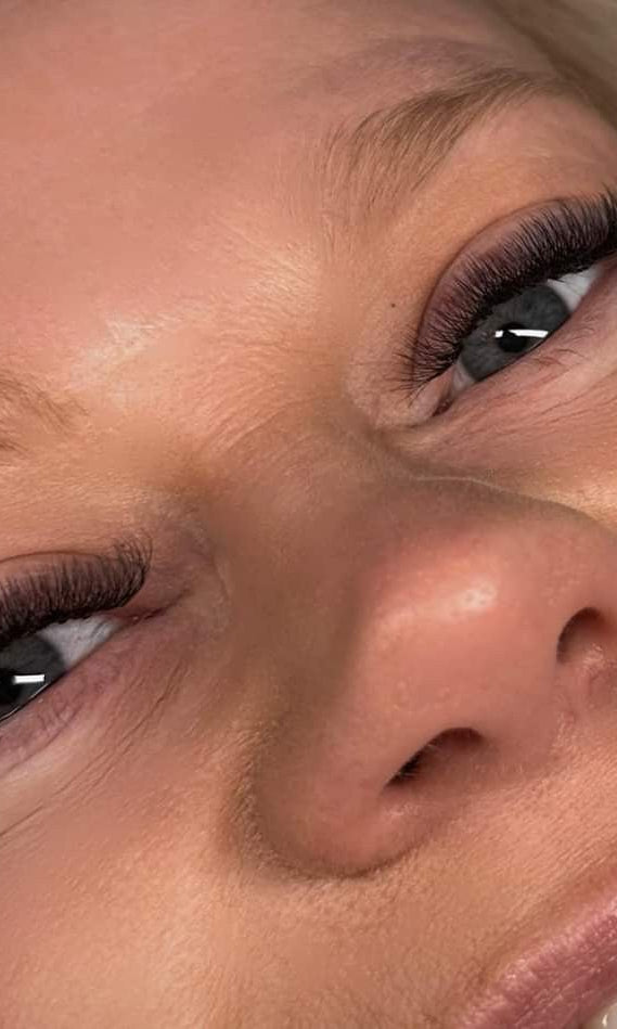 ladybuglashes lashglue lashtrays lashadhesive glueretention cloverlashes wlashes yylashes premades promades lashes