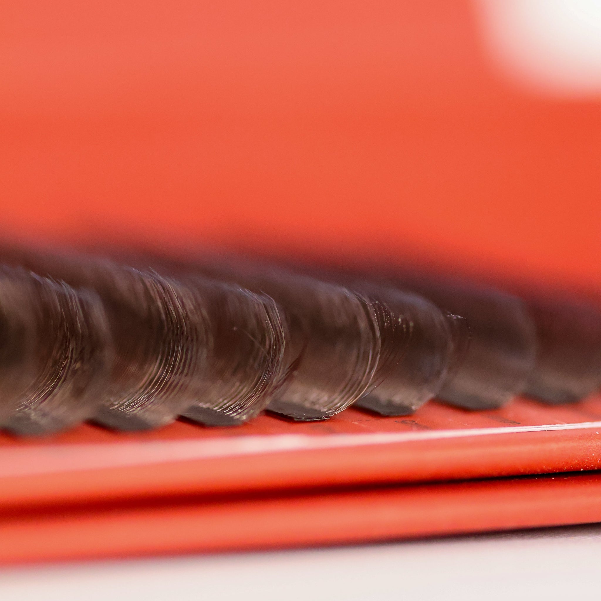 Brown 6D Clover lash extension fan close-up showing warm brown tone and dimensional clover shape ideal for natural soft-volume lash sets
