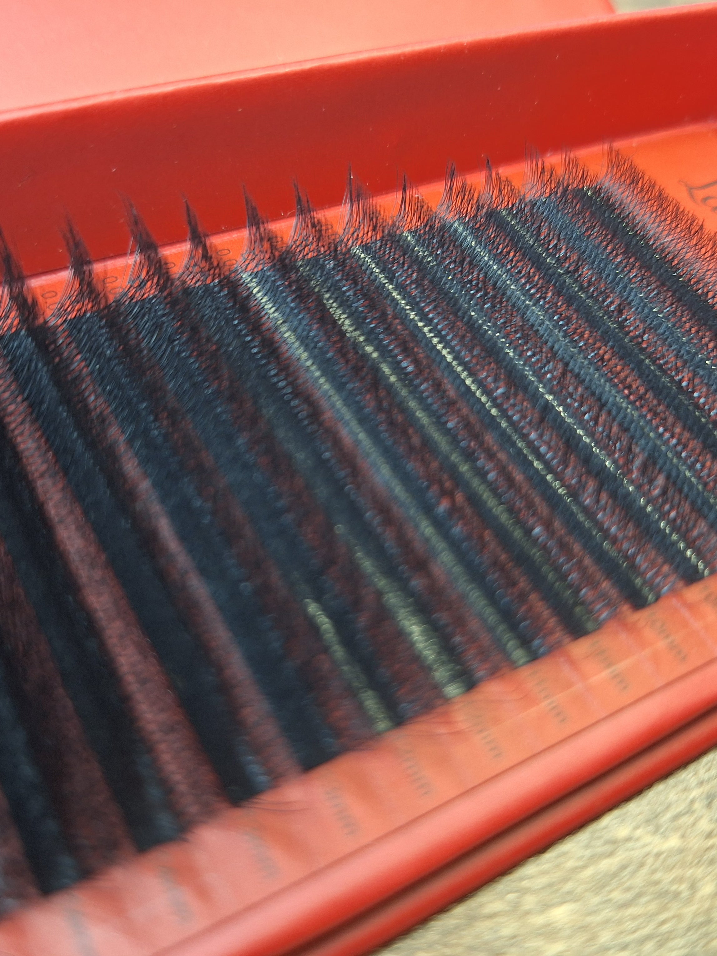 8D Clover Lashes 16 row mixed tray