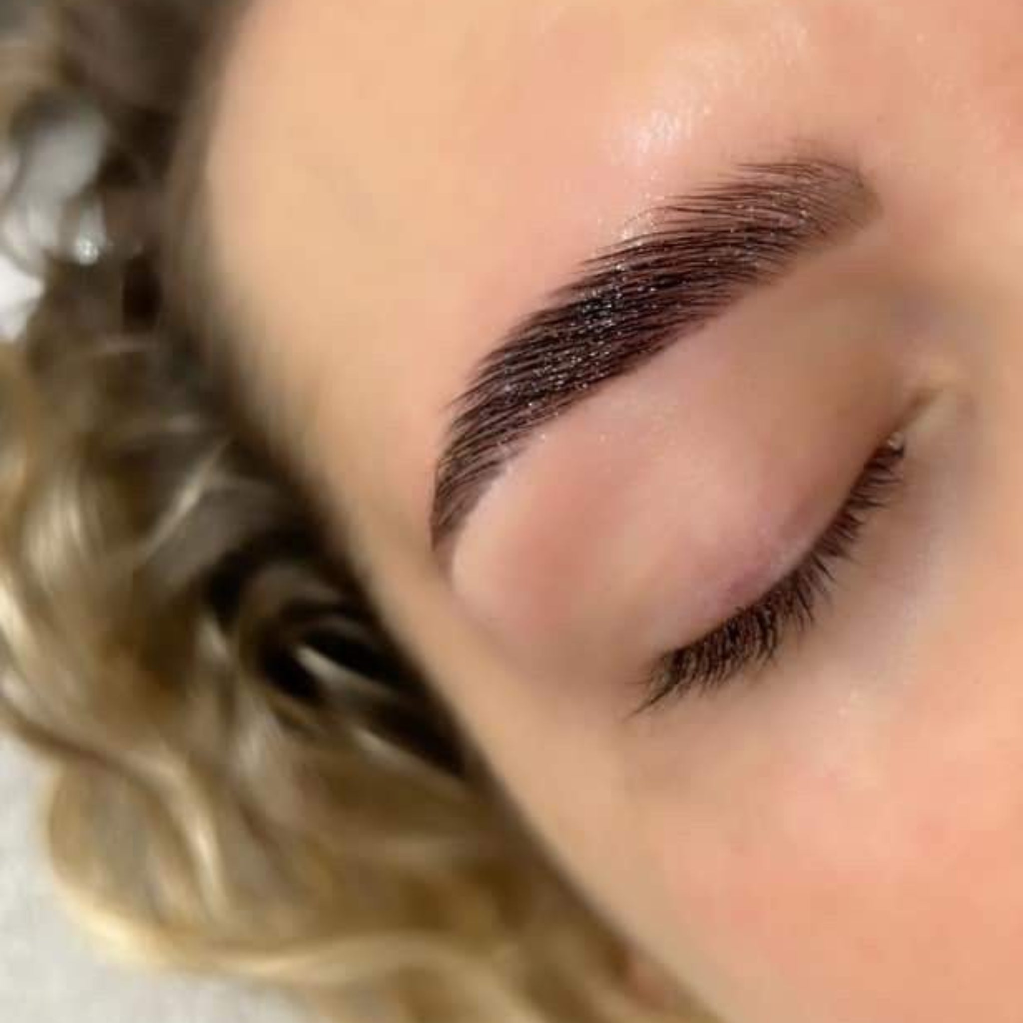 Professional treatment result – LADYBUGLASHES Flutter & Frame TGA System