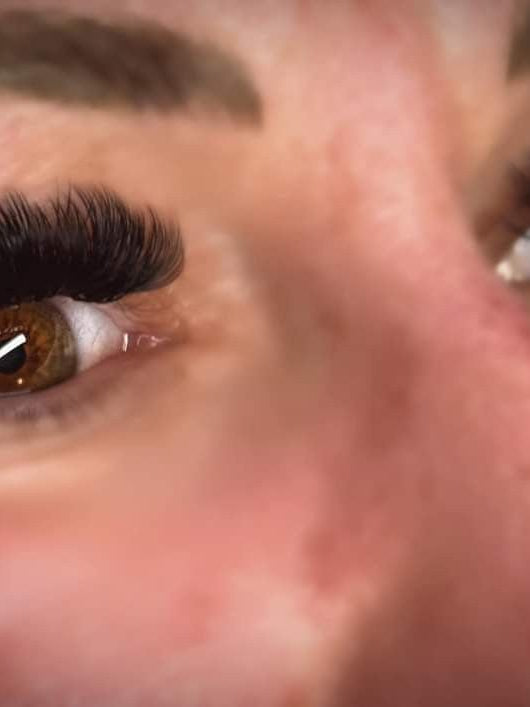 ladybuglashes lashglue lashtrays lashadhesive glueretention cloverlashes wlashes yylashes premades promades lashes