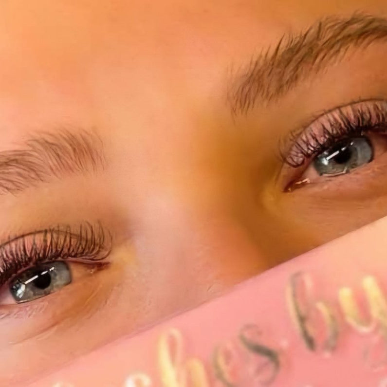 ladybuglashes lashglue lashtrays lashadhesive glueretention cloverlashes wlashes yylashes premades promades lashes