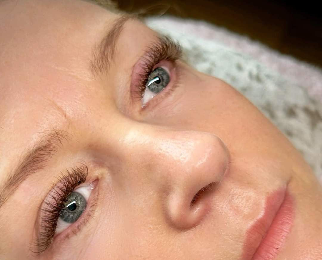 ladybuglashes lashglue lashtrays lashadhesive glueretention cloverlashes wlashes yylashes premades promades lashes