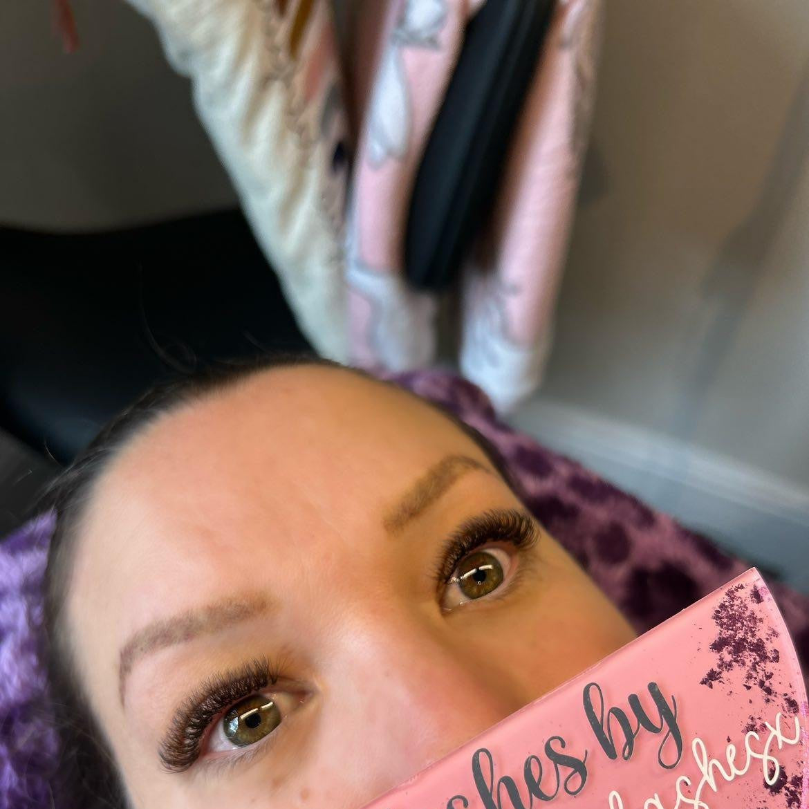 ladybuglashes lashglue lashtrays lashadhesive glueretention cloverlashes wlashes yylashes premades promades lashes