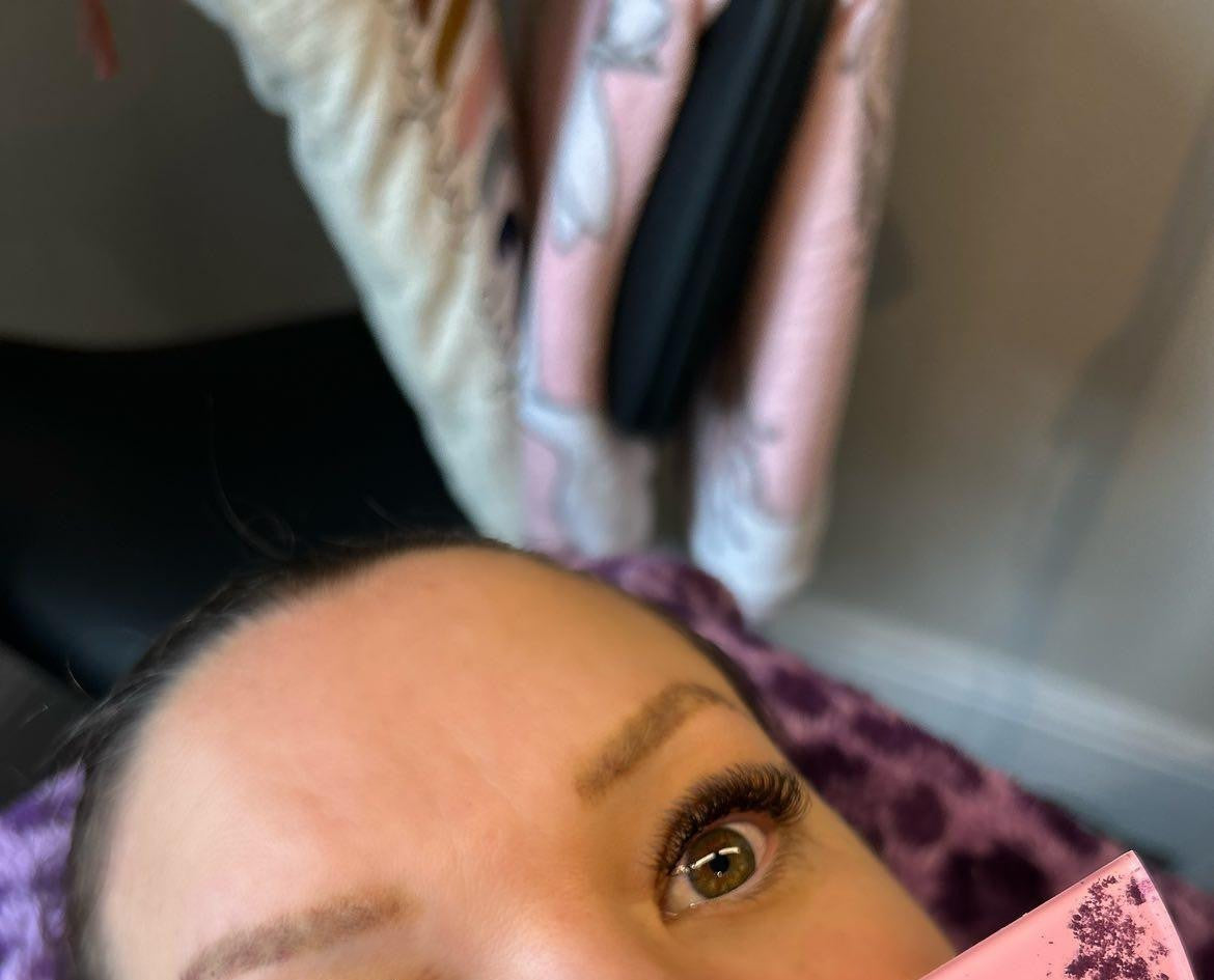 ladybuglashes lashglue lashtrays lashadhesive glueretention cloverlashes wlashes yylashes premades promades lashes