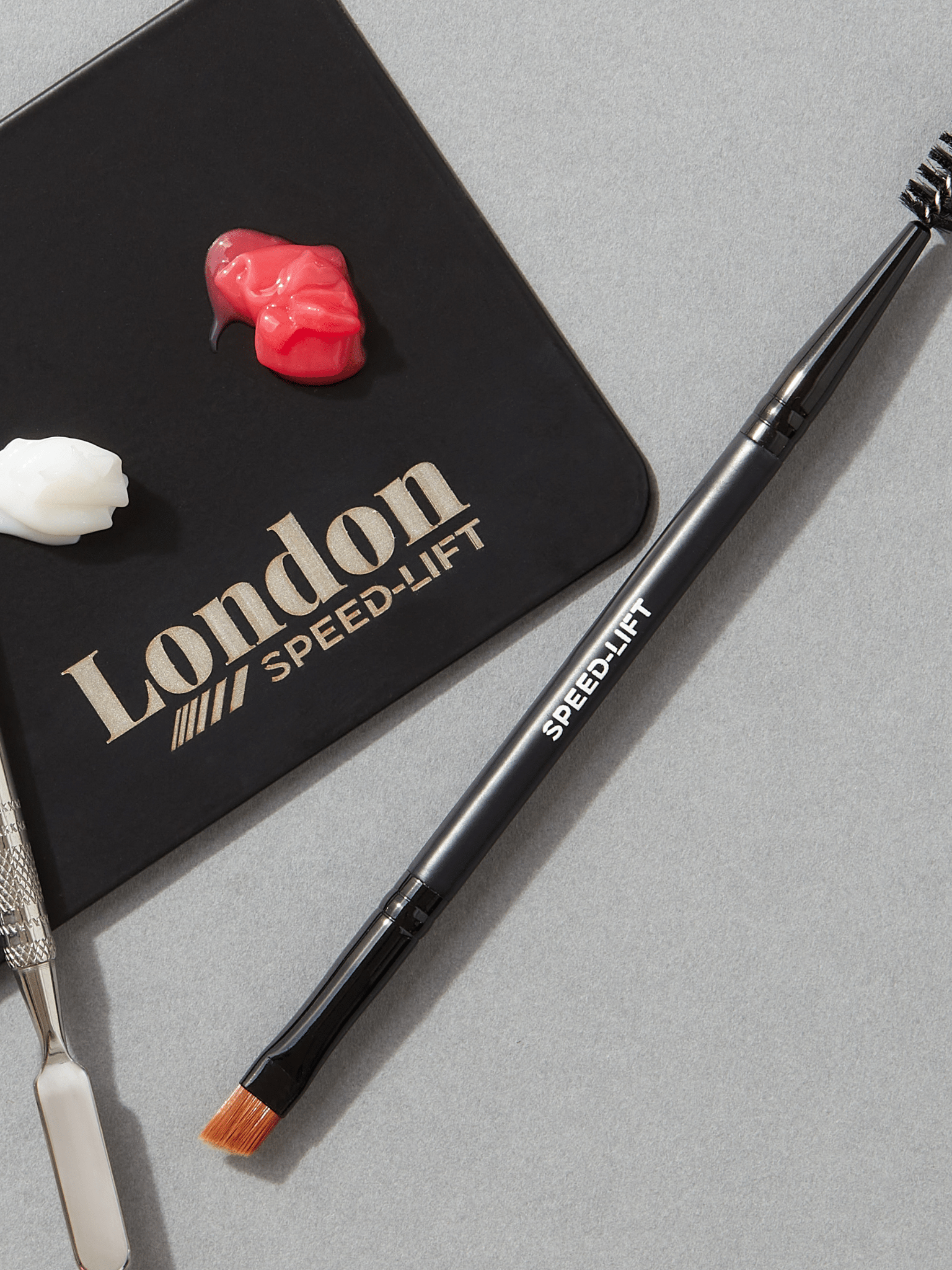 Dual-Ended Brow & Lash Brush – Professional Tool for Perfect Styling