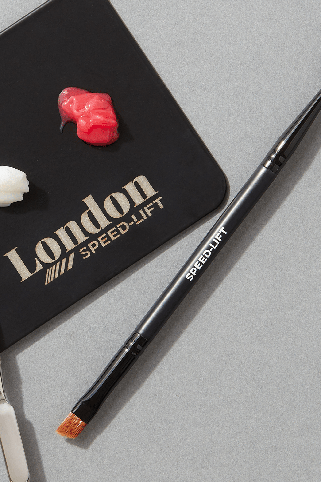 Dual-Ended Brow & Lash Brush – Professional Tool for Perfect Styling