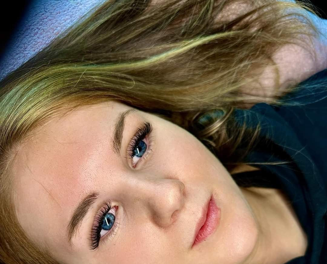 ladybuglashes lashglue lashtrays lashadhesive glueretention cloverlashes wlashes yylashes premades promades lashes