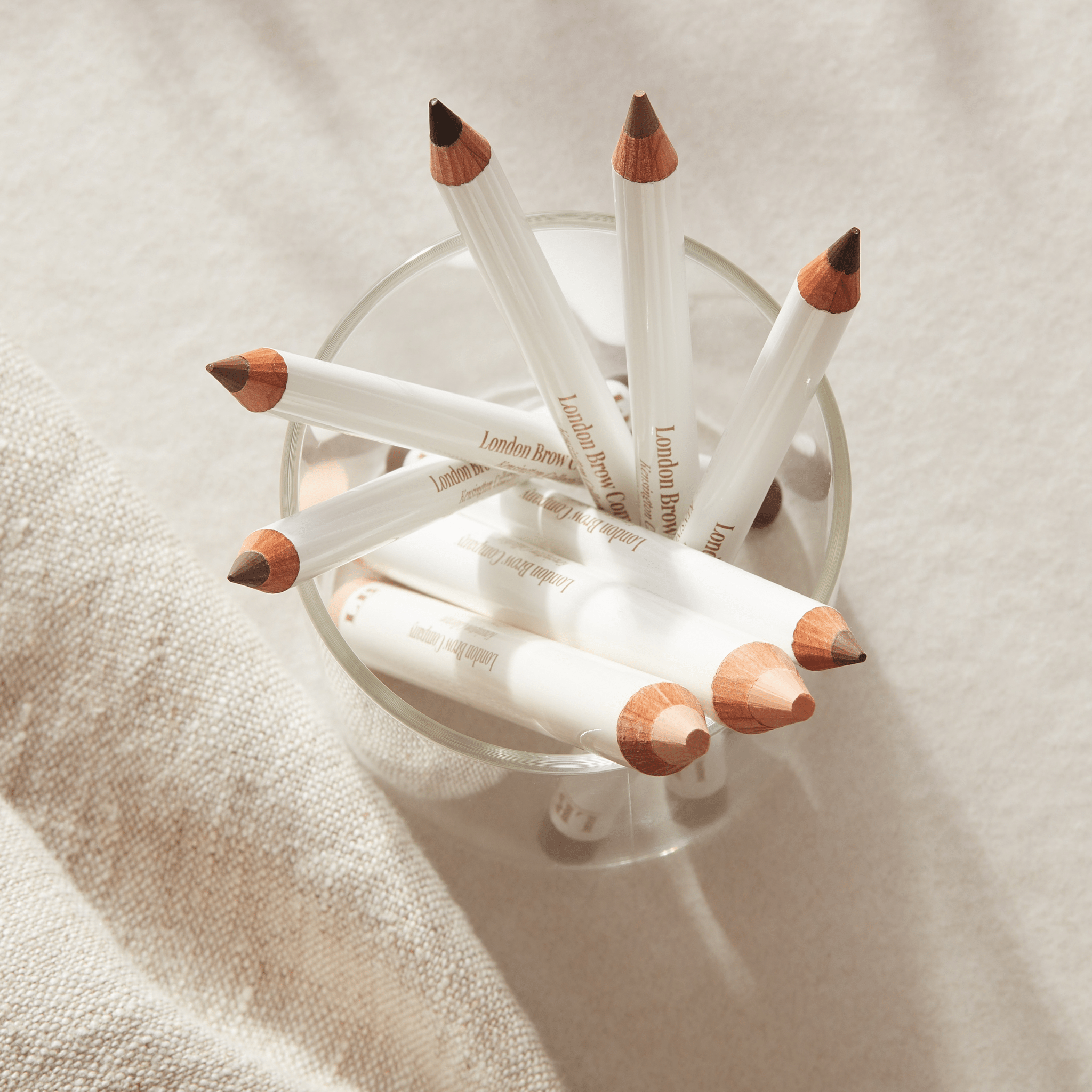 ladybuglashes lashglue lashtrays lashadhesive glueretention cloverlashes wlashes yylashes premades promades lashes