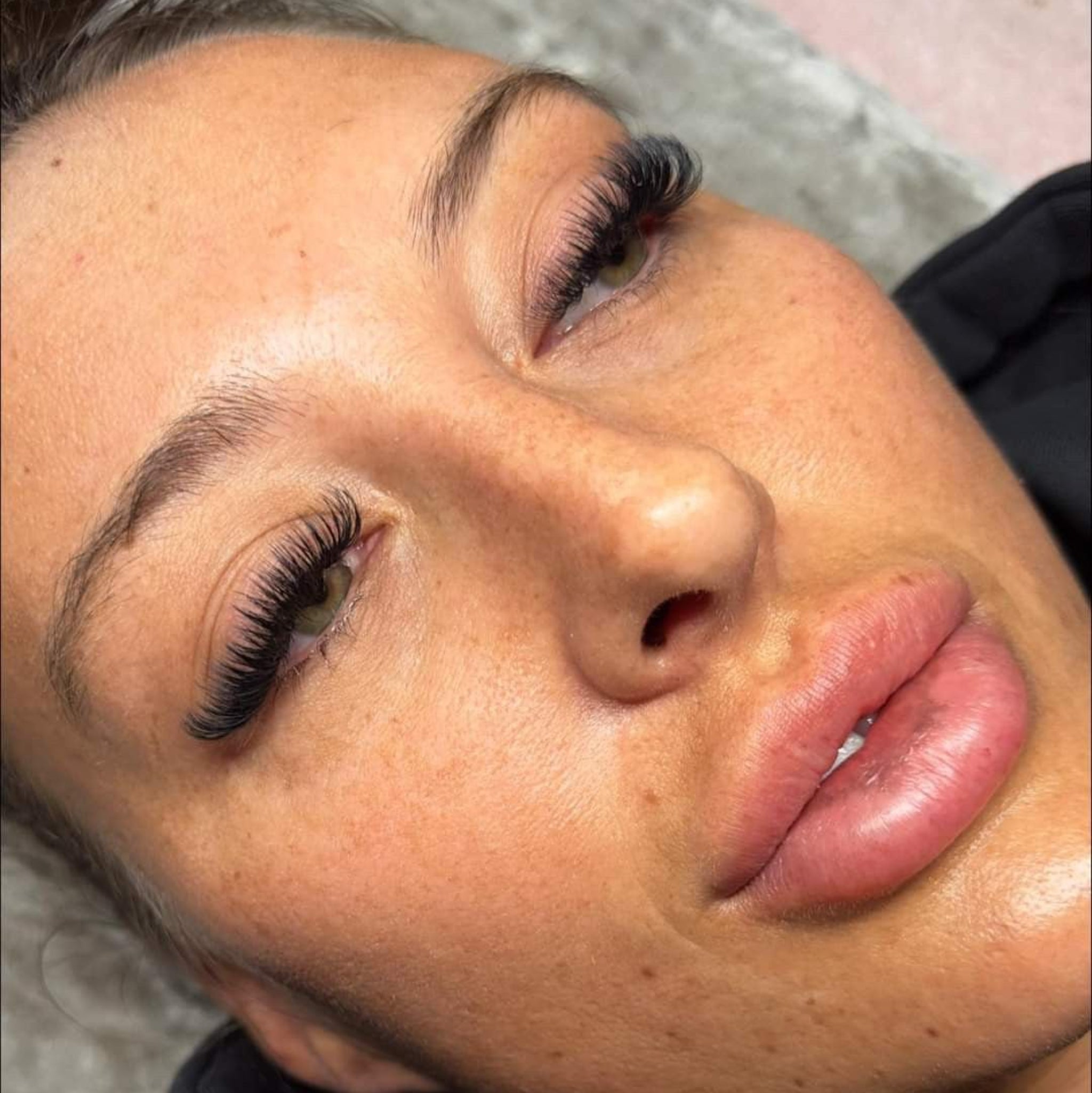 ladybuglashes lashglue lashtrays lashadhesive glueretention cloverlashes wlashes yylashes premades promades lashes