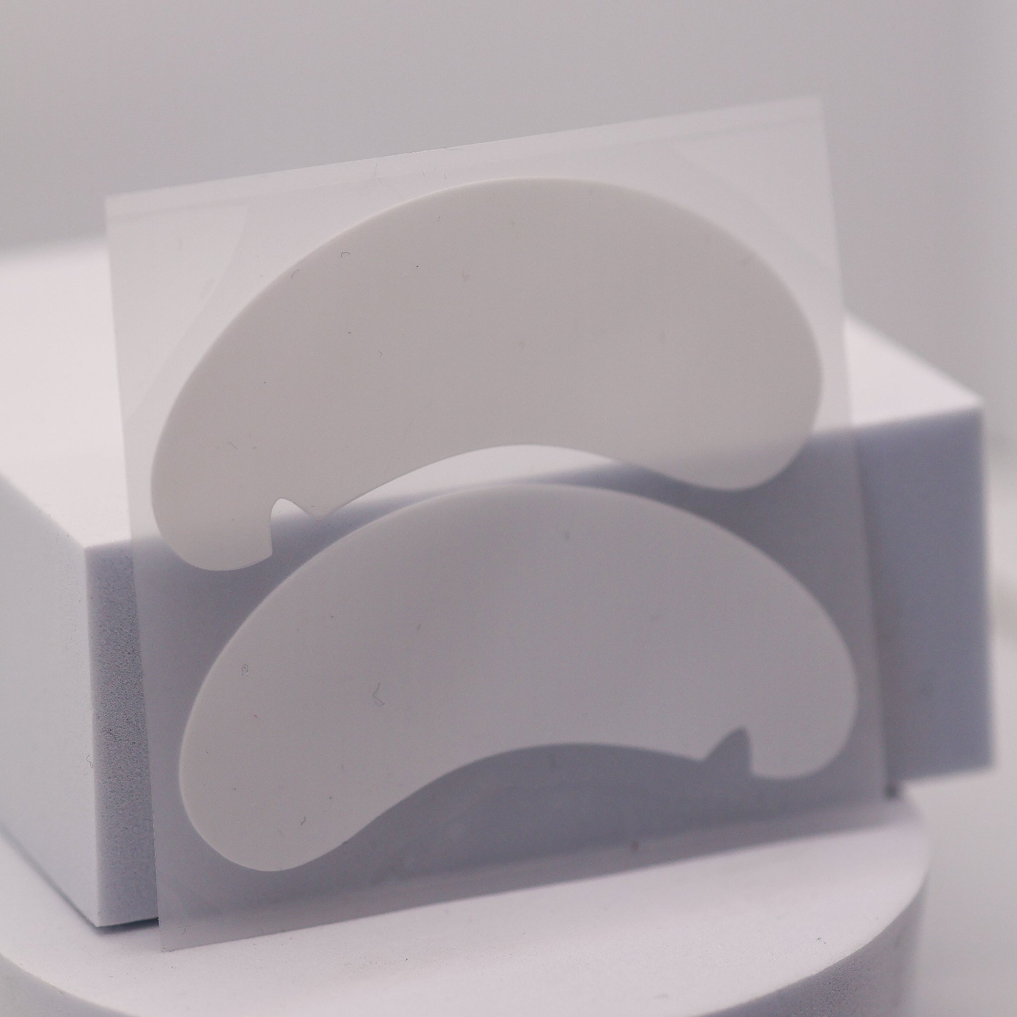 LADYBUGLASHES Reusable Silicone U-Shaped Under Eye Pads – white
