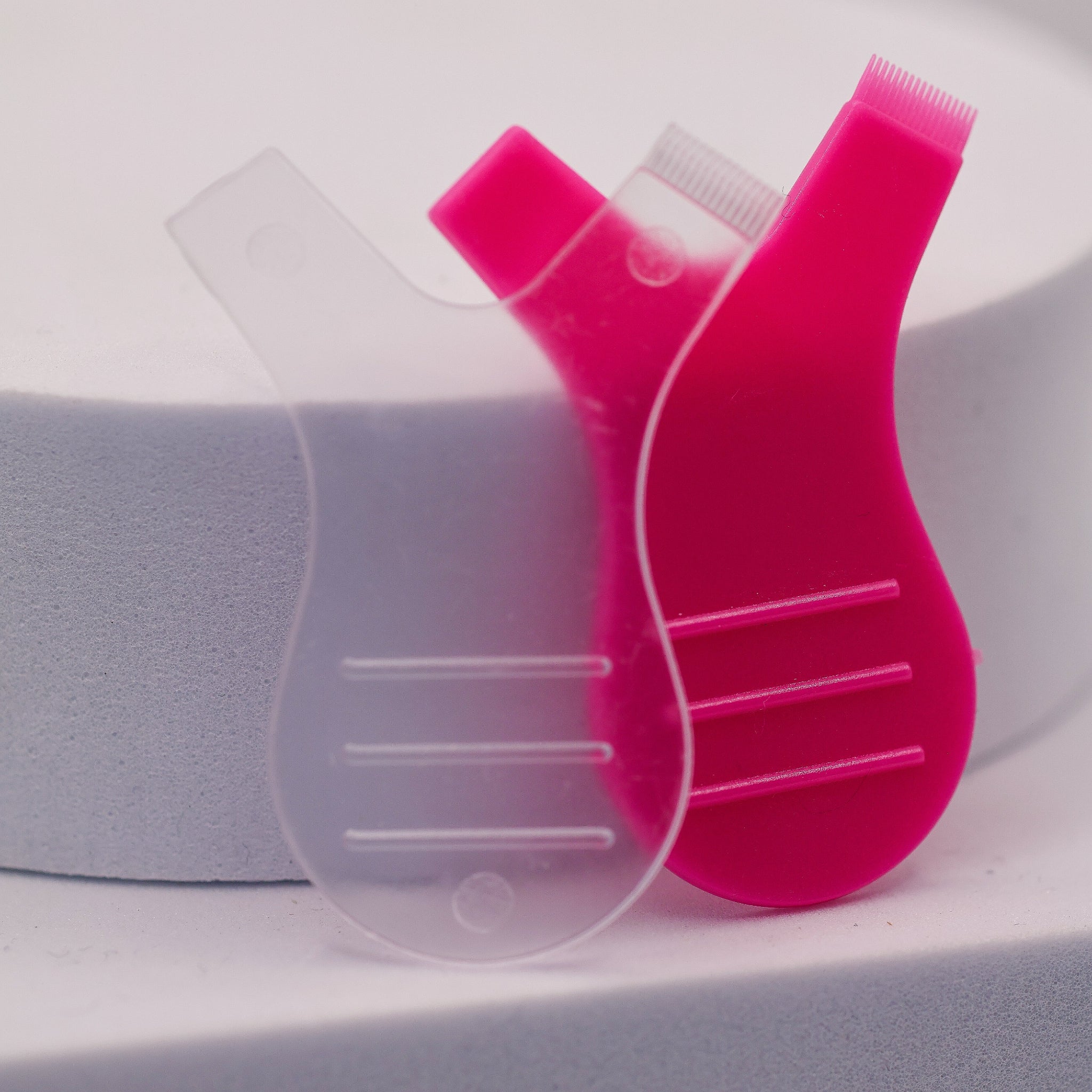 LADYBUGLASHES Y-Shaped Lash Lift Combs – clear and pink variants