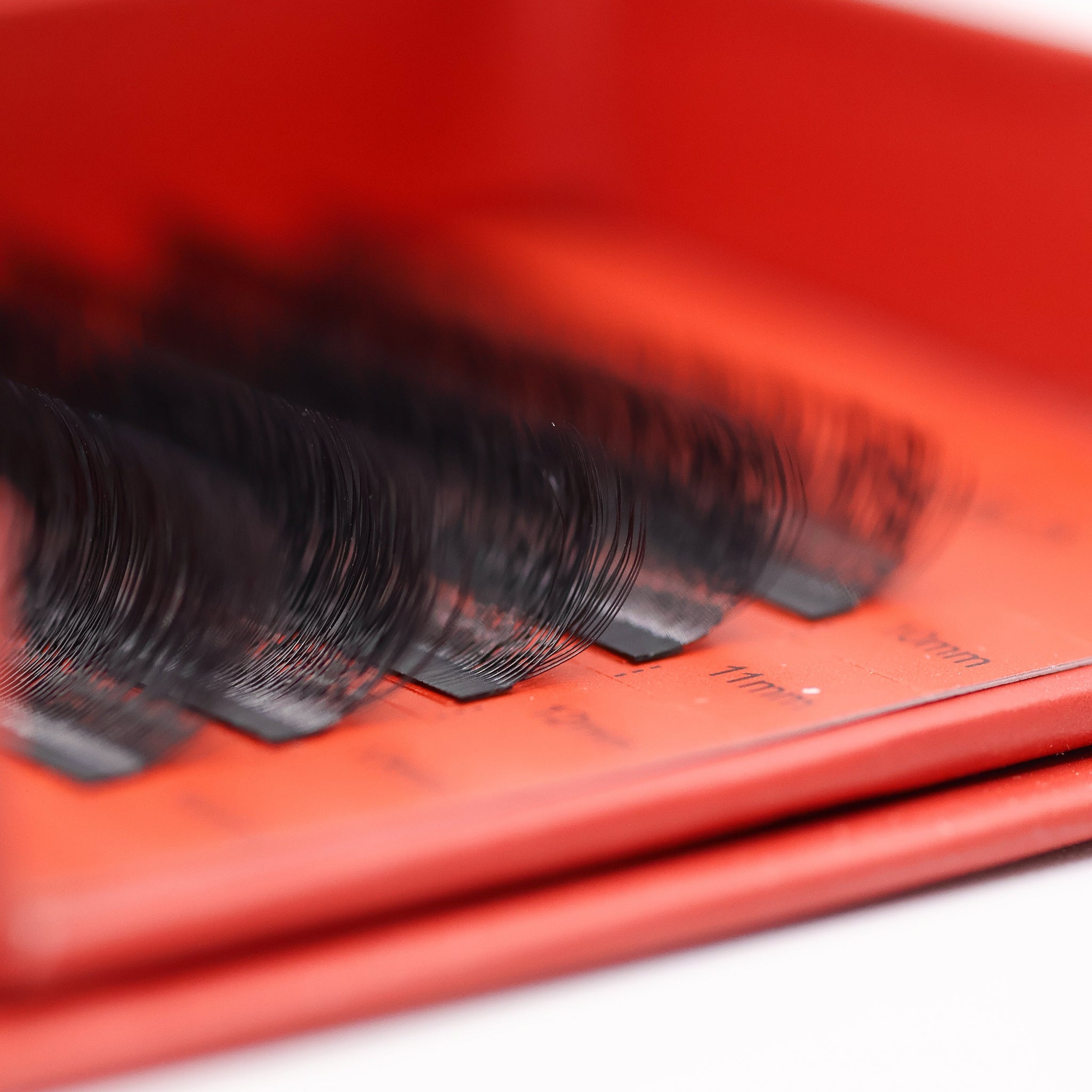 4DU U-Shaped 4D Clover Lash Tray – four-fibre clover lashes, uniform fullness, clean polished finish, everyday volume sets