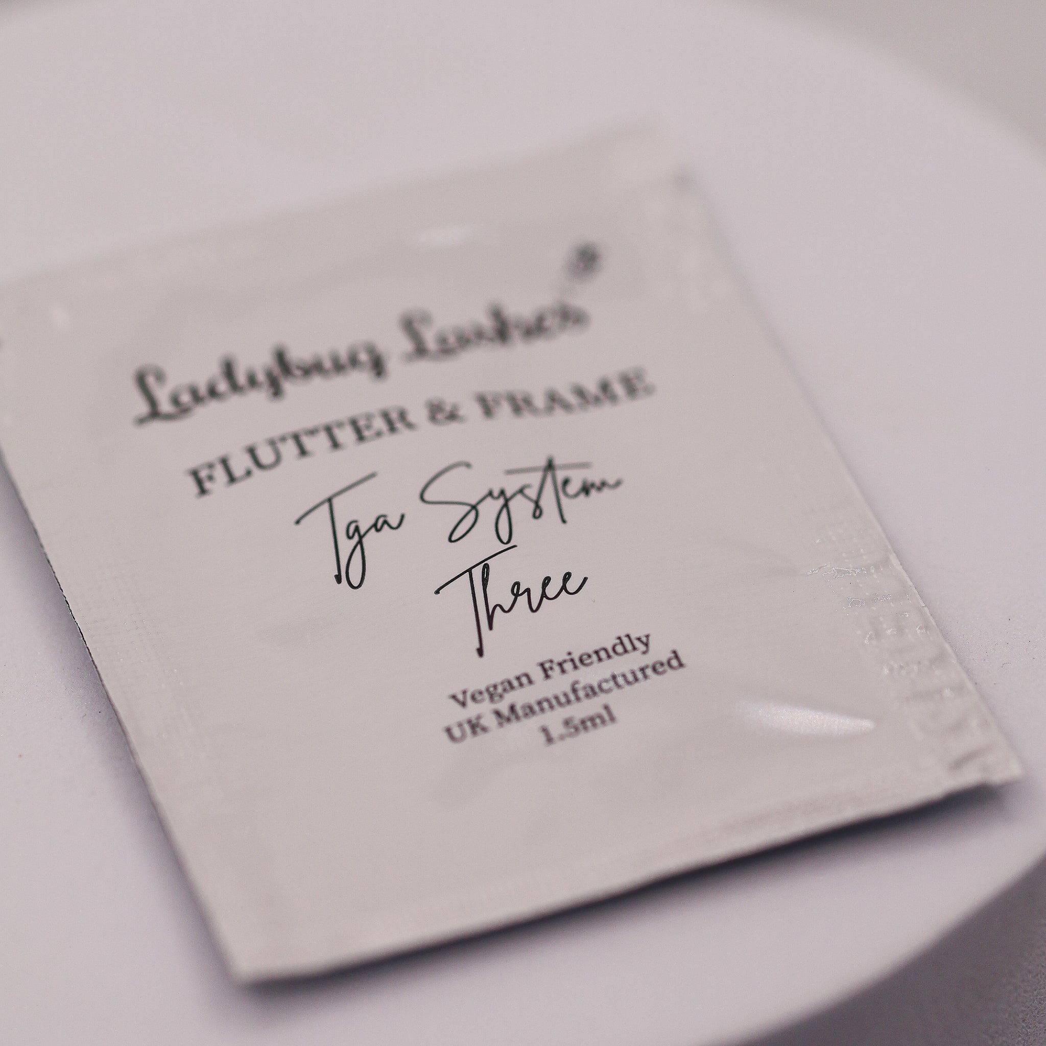 LADYBUGLASHES Flutter & Frame TGA Sachet System – Step 3