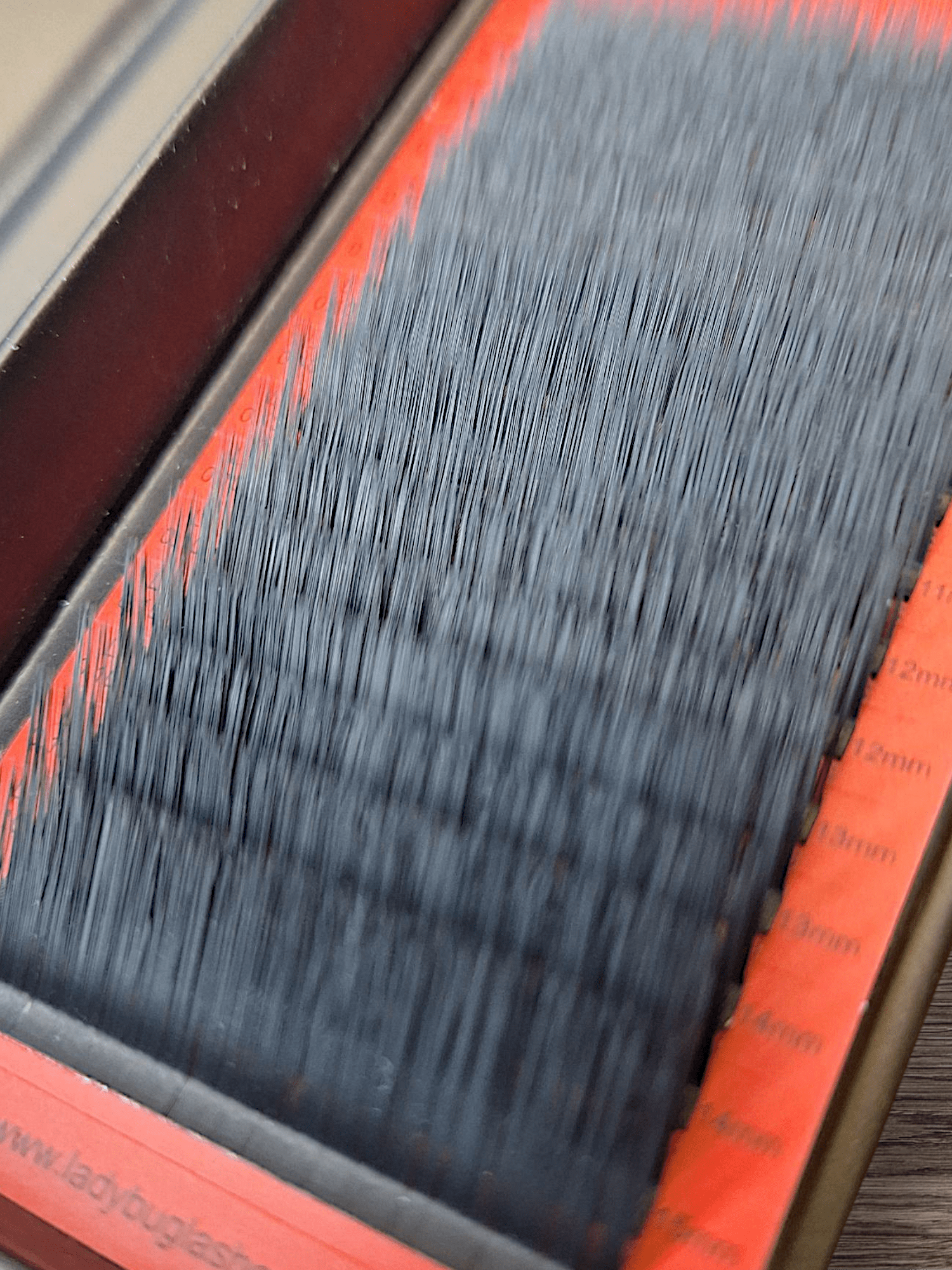 Platinum Range Flat L Curl Lashes – Mixed Tray, 16 Rows