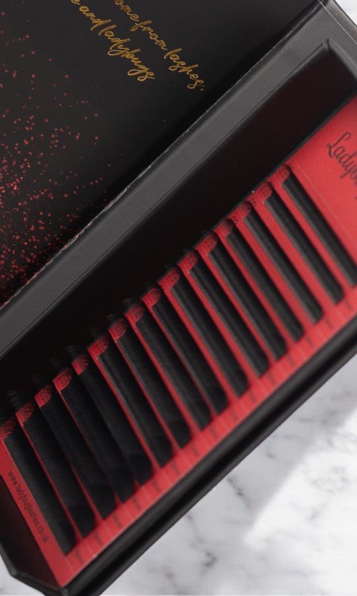 ladybuglashes lashglue lashtrays lashadhesive glueretention cloverlashes wlashes yylashes premades promades lashes