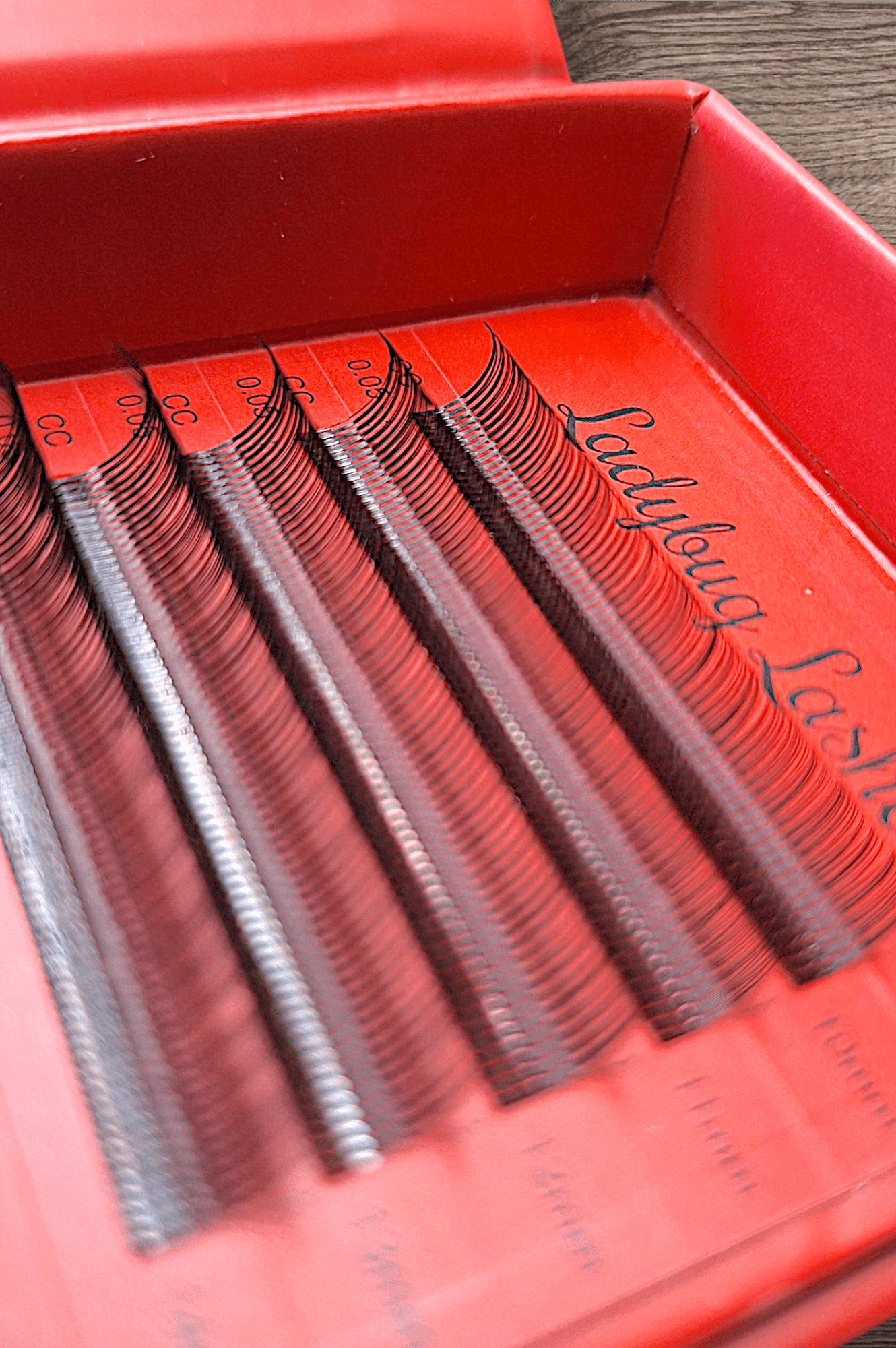 ladybuglashes lashglue lashtrays lashadhesive glueretention cloverlashes wlashes yylashes premades promades lashes