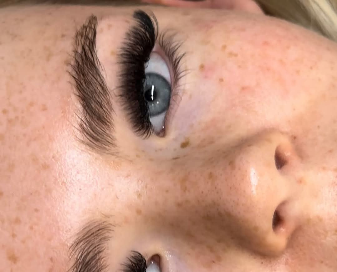 ladybuglashes lashglue lashtrays lashadhesive glueretention cloverlashes wlashes yylashes premades promades lashes