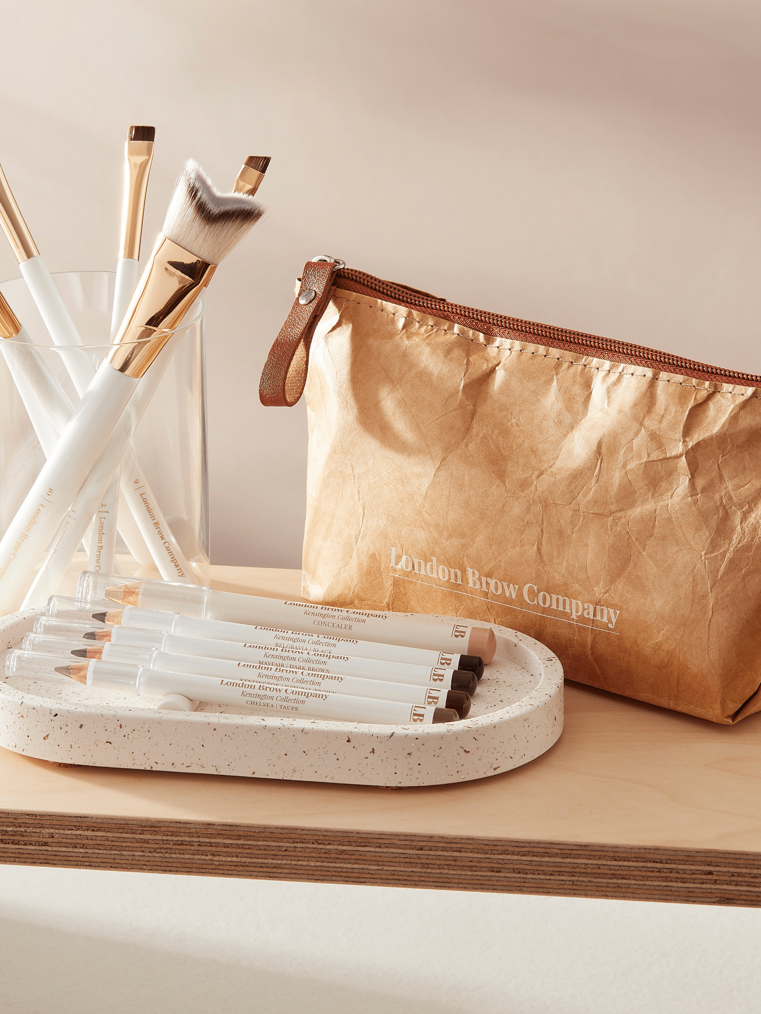 ladybuglashes lashglue lashtrays lashadhesive glueretention cloverlashes wlashes yylashes premades promades lashes