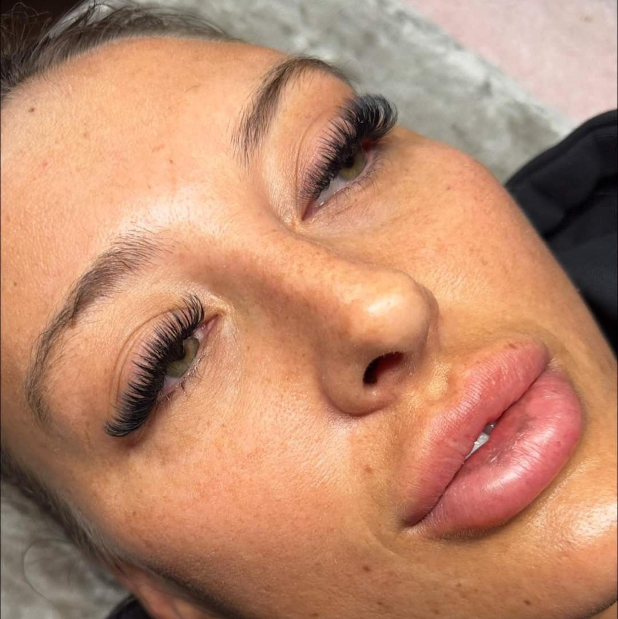 ladybuglashes lashglue lashtrays lashadhesive glueretention cloverlashes wlashes yylashes premades promades lashes