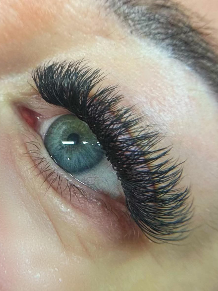 Ladybug Lashes W Lashes Mixed Tray 16 Rows