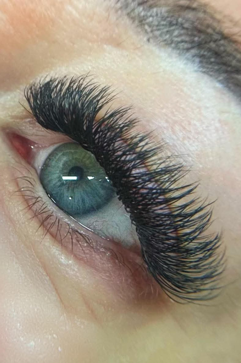 Ladybug Lashes W Lashes Mixed Tray 16 Rows