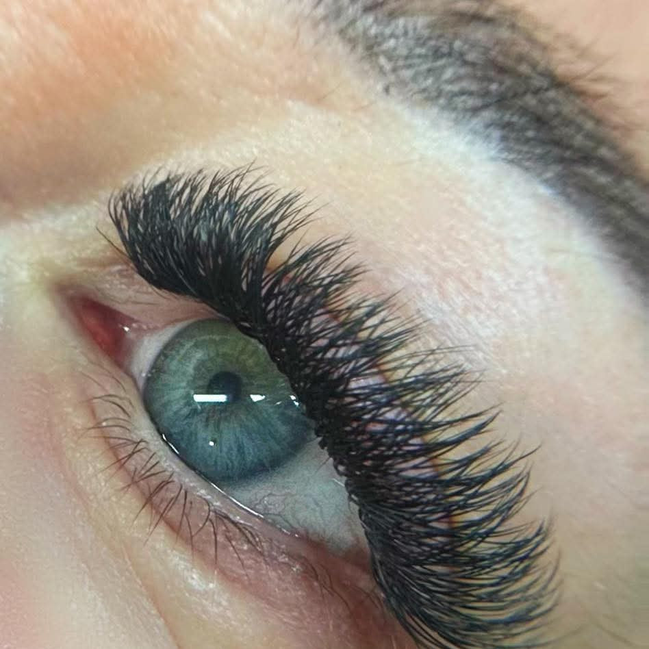 Ladybug Lashes W Lashes Mixed Tray 16 Rows