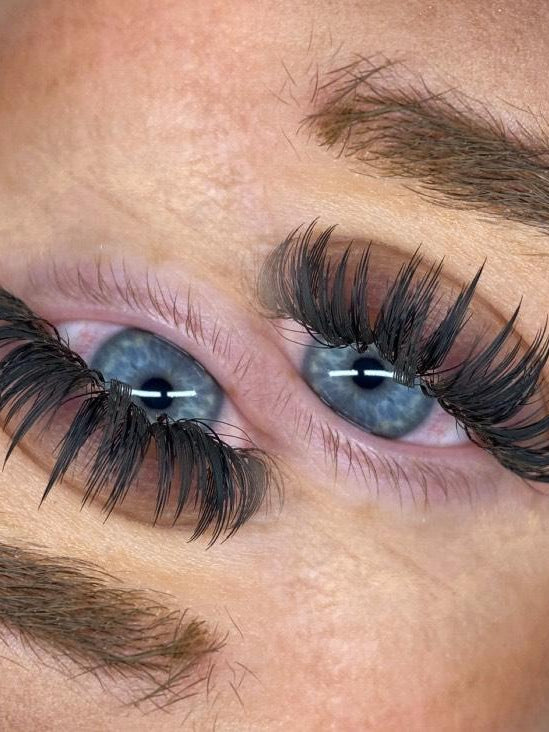 ladybuglashes lashglue lashtrays lashadhesive glueretention cloverlashes wlashes yylashes premades promades lashes