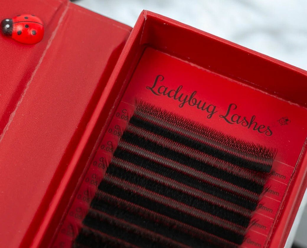 Ladybug Lashes W Lashes Mixed Tray 16 Rows