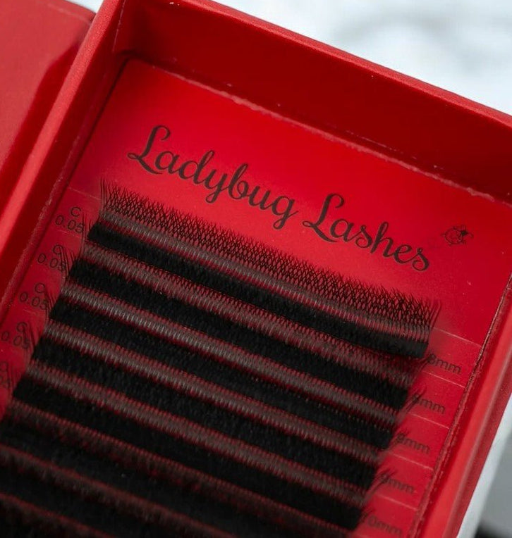 Ladybug Lashes W Lashes Mixed Tray 16 Rows