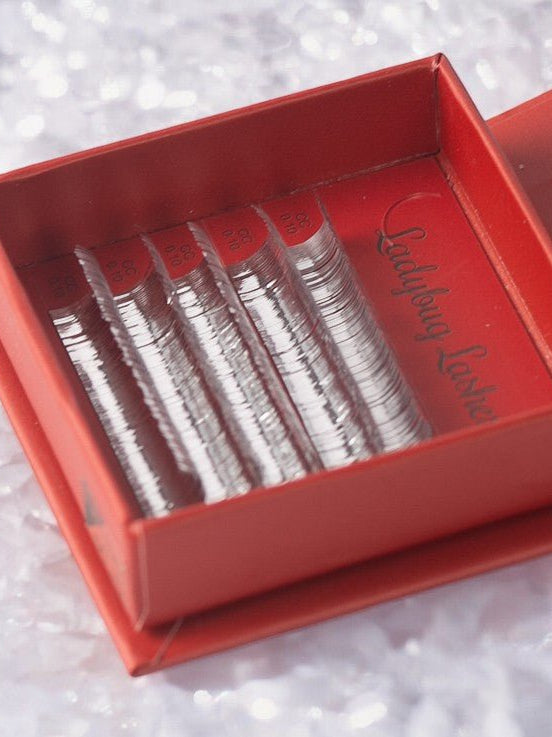 ladybuglashes lashglue lashtrays lashadhesive glueretention cloverlashes wlashes yylashes premades promades lashes