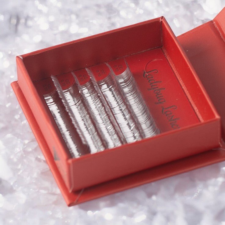 ladybuglashes lashglue lashtrays lashadhesive glueretention cloverlashes wlashes yylashes premades promades lashes