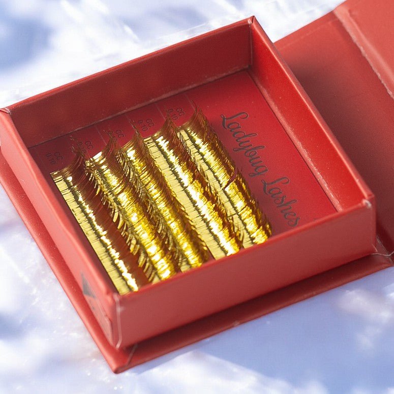 ladybuglashes lashglue lashtrays lashadhesive glueretention cloverlashes wlashes yylashes premades promades lashes