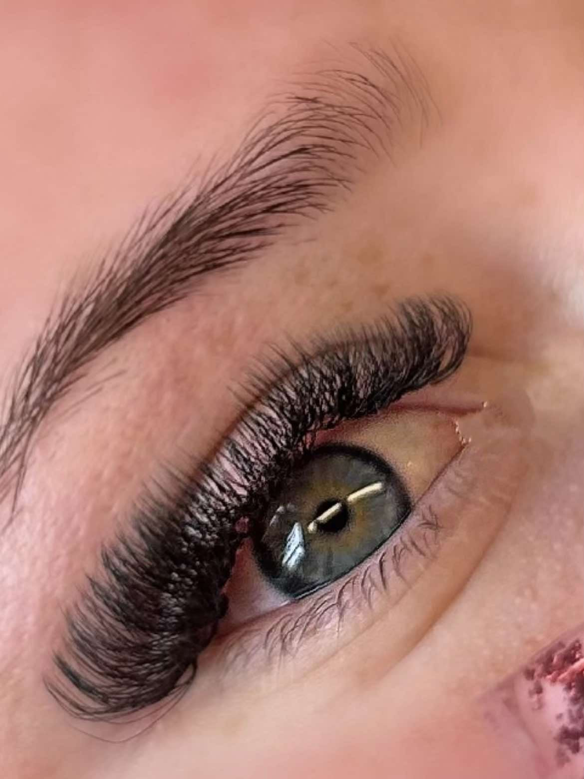 8D Clover Lashes 16 row mixed tray