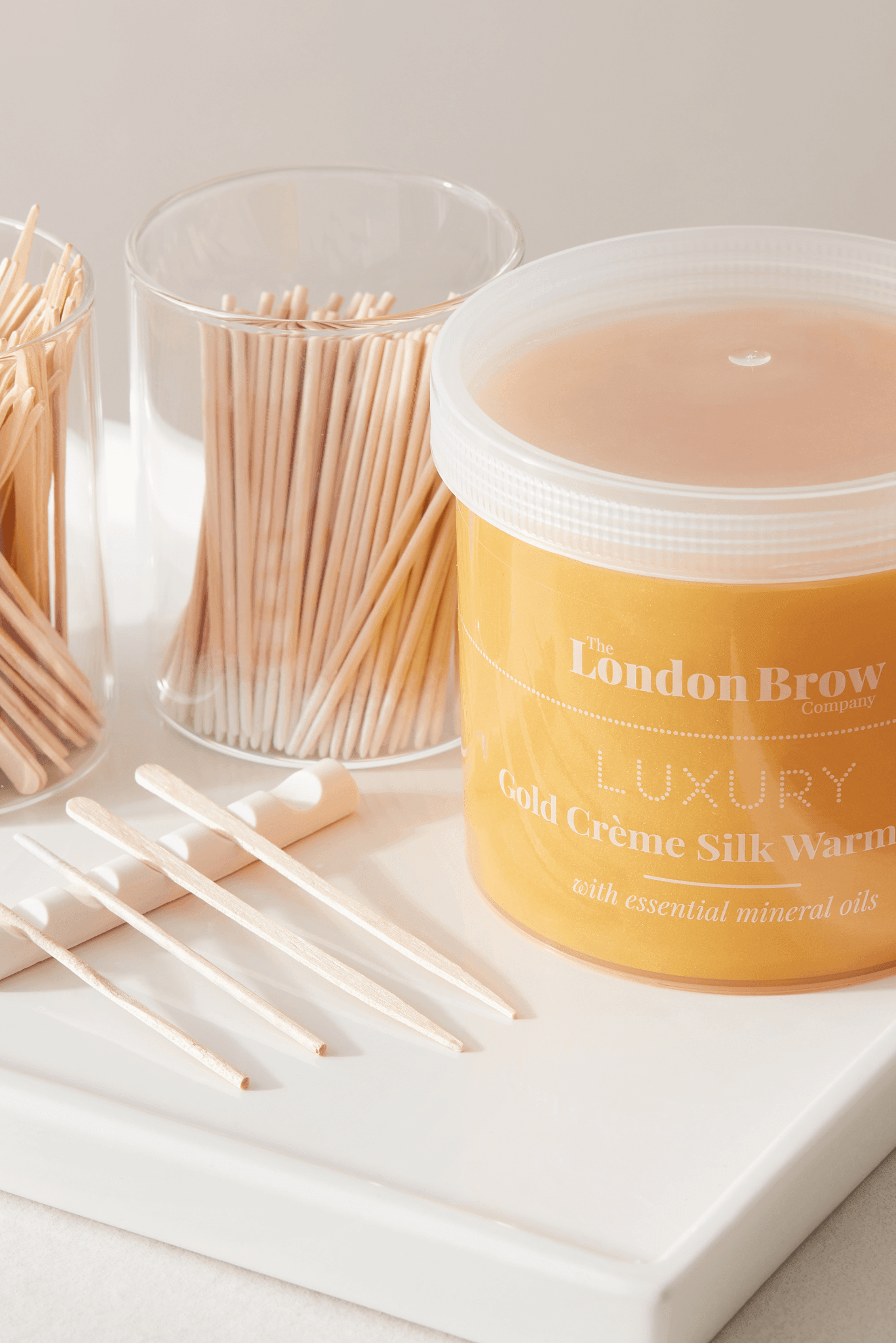 Luxury Silk Metallic Gold Warm Wax – 450g Professional Pot for Sensitive Skin