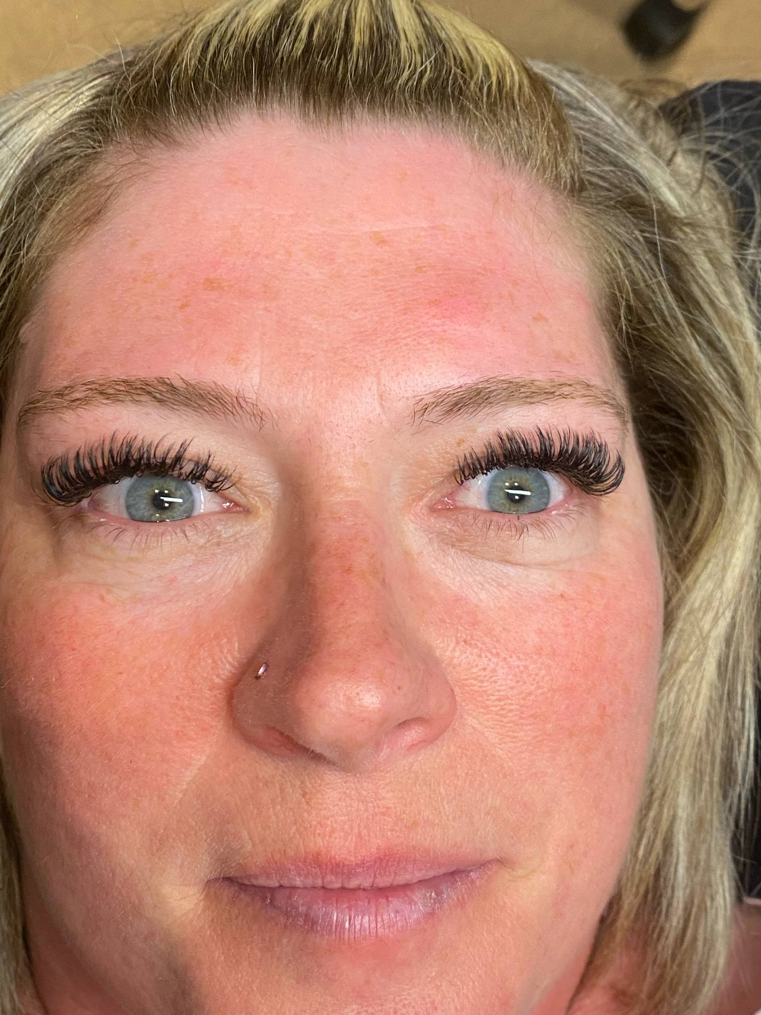 ladybuglashes lashglue lashtrays lashadhesive glueretention cloverlashes wlashes yylashes premades promades lashes