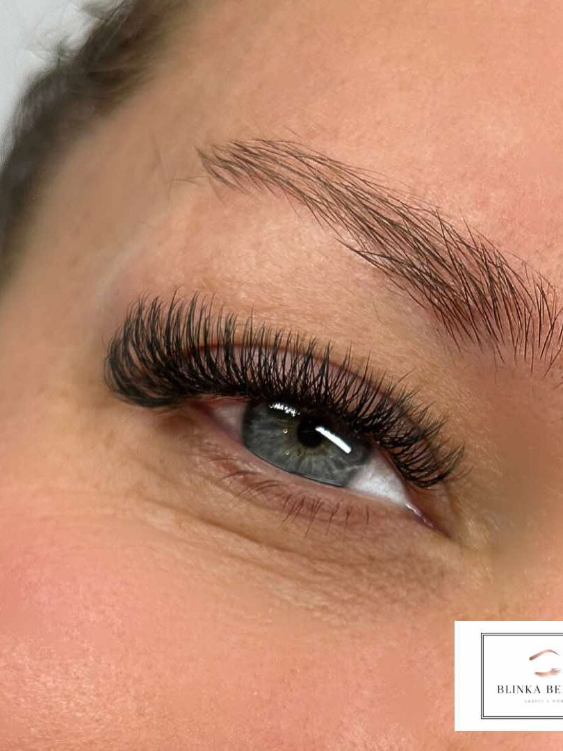 ladybuglashes lashglue lashtrays lashadhesive glueretention cloverlashes wlashes yylashes premades promades lashes