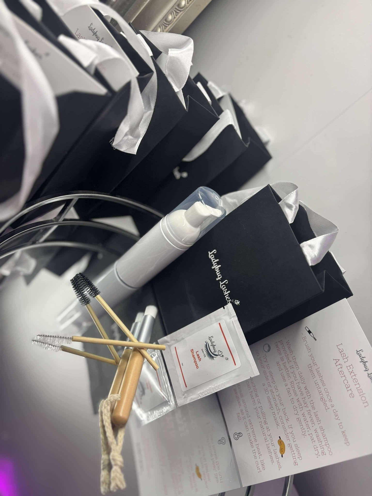 ladybuglashes lashglue lashtrays lashadhesive glueretention cloverlashes wlashes yylashes premades promades lashes