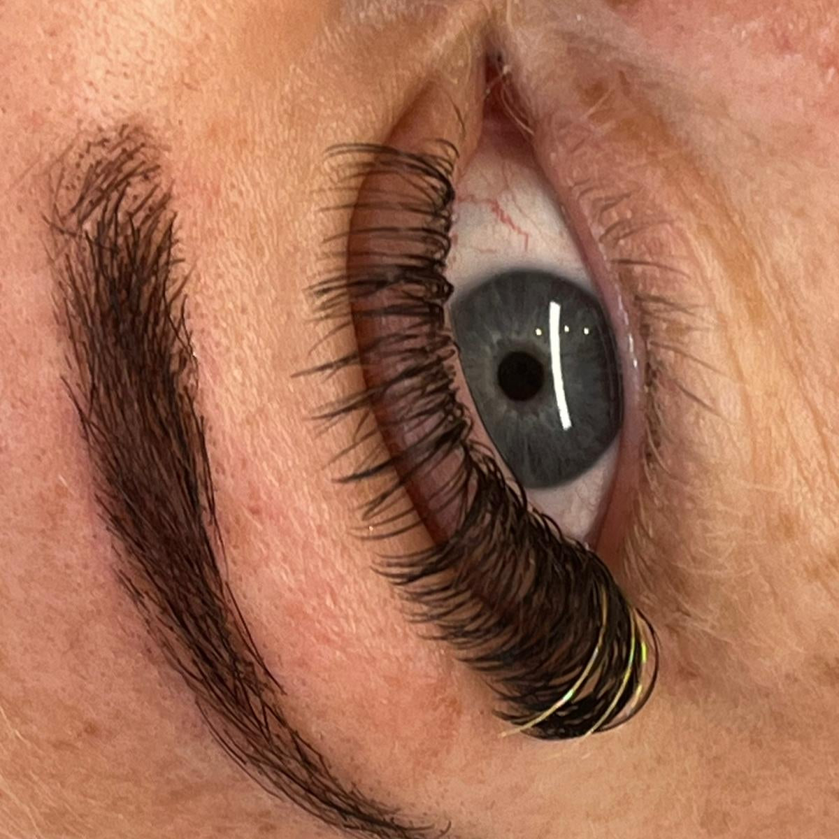 ladybuglashes lashglue lashtrays lashadhesive glueretention cloverlashes wlashes yylashes premades promades lashes