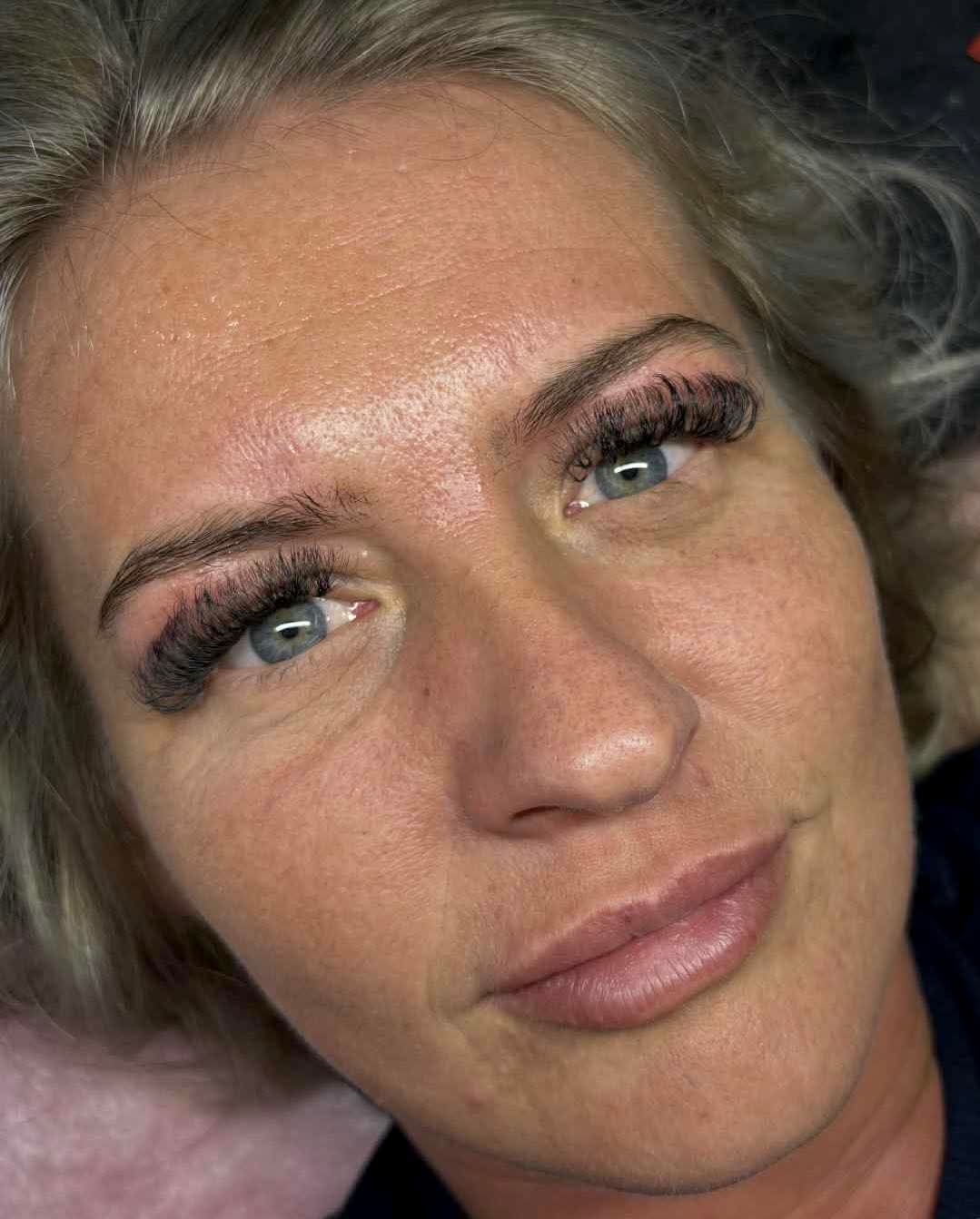 10D Clover Lashes 16 row mixed box