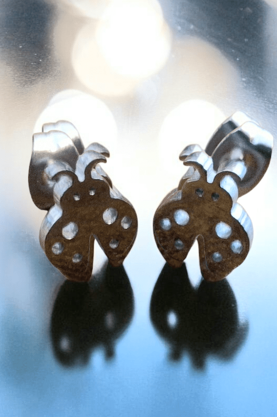 ladybuglashes lashglue lashtrays lashadhesive glueretention cloverlashes wlashes yylashes premades promades lashes